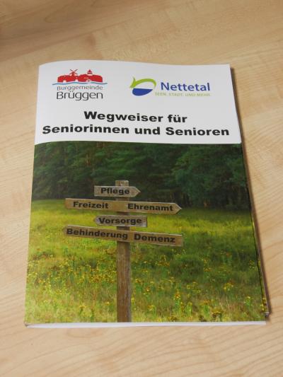 Neuer Wegweiser für Seniorinnen und Senioren in Nettetal und Brüggen