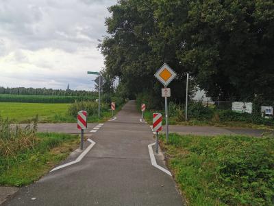 Bahnradweg: An drei Stellen Vorfahrt für Fahrräder