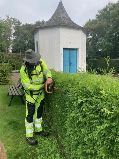 Heckenpflege auf den Friedhöfen hat begonnen