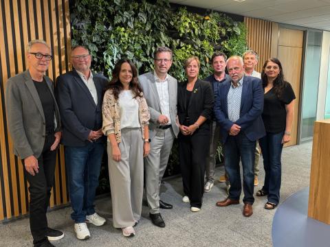 Stellvertretende Ministerpräsidentin Mona Neubaur besucht Stadtwerke Nettetal – Innovation, zirkuläres Bauen und regionale Energiewende im Fokus